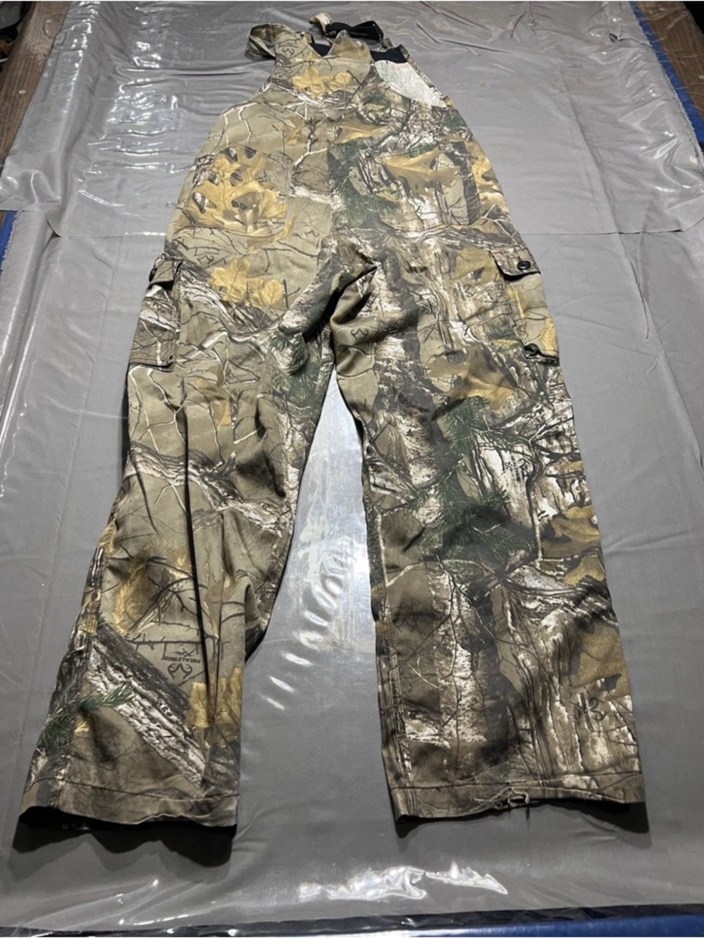 Walls Men's Camo Cargo Bib Overalls - realtree camo